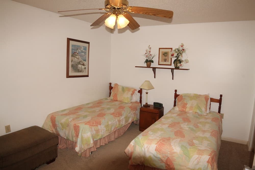 Ocean Village Club P32