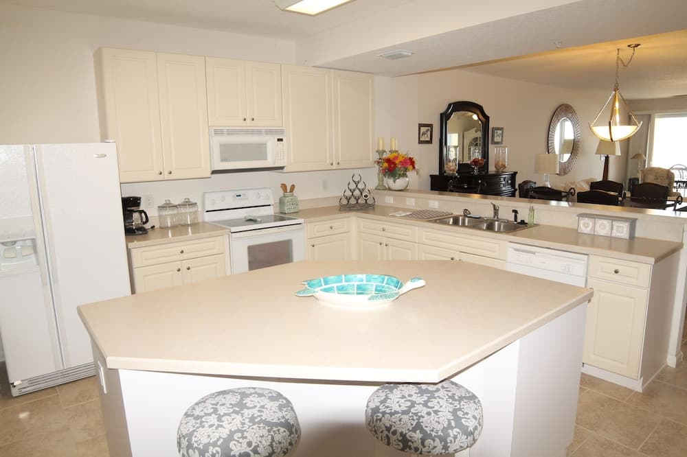 Surf Club II, Unit 714