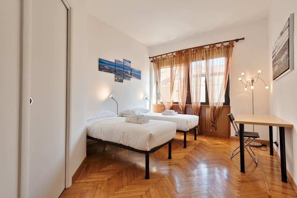 Vanchiglietta Colourful Apartment