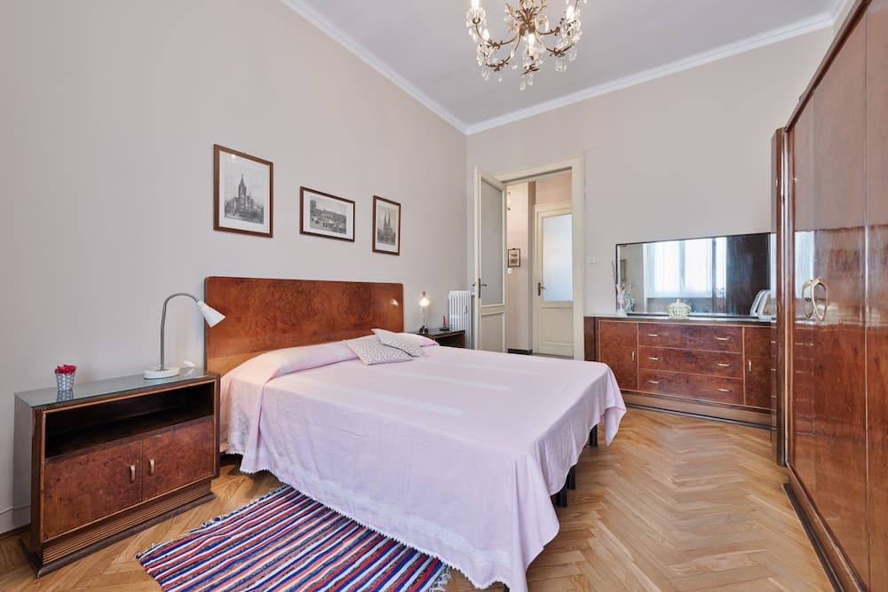 Vintage Flat Crocetta