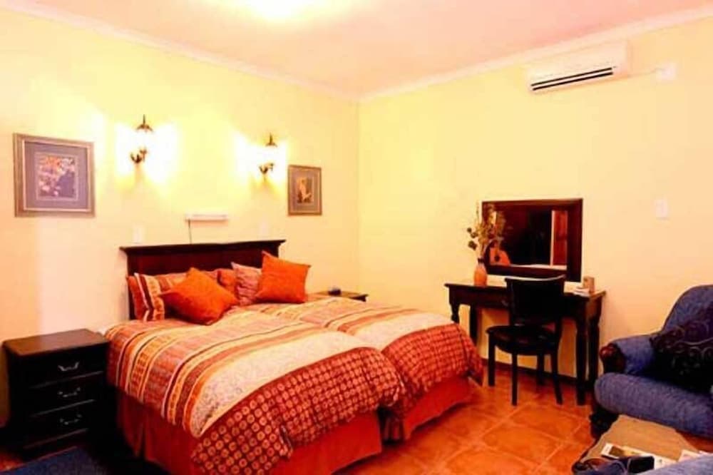 The Homestead Guest House and S-Catering