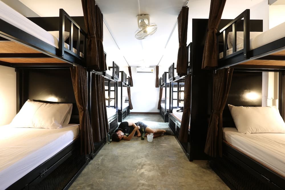 Balcony Party Hostel Beachfront - Adults Only