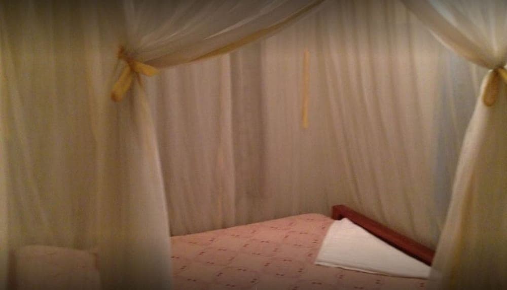 Lakeside Tourist Lodge