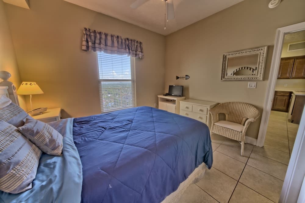 Wondrous Condo with Beach Access and Poolside Beach - Unit 2103 by RedAwning