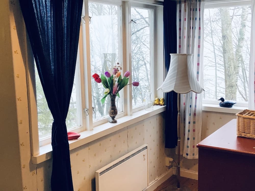 Apple Tree Cabin With River Views