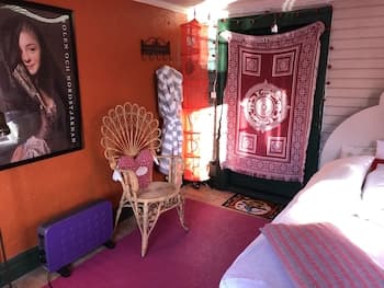 Fishermans Cottage Overlooking the River