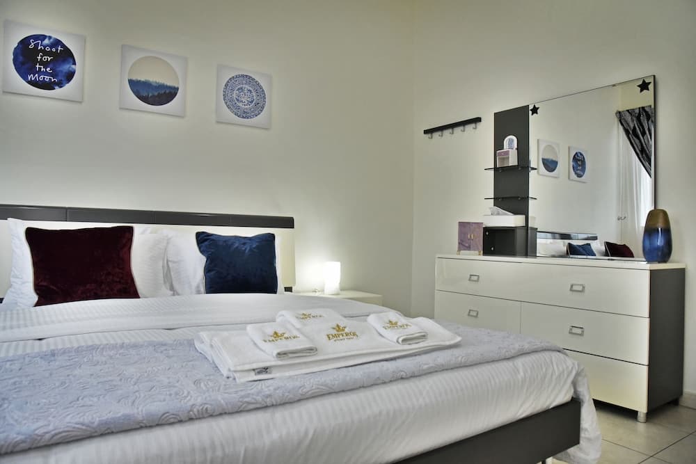 Luxury 4BR Apartment in Horizon Towers