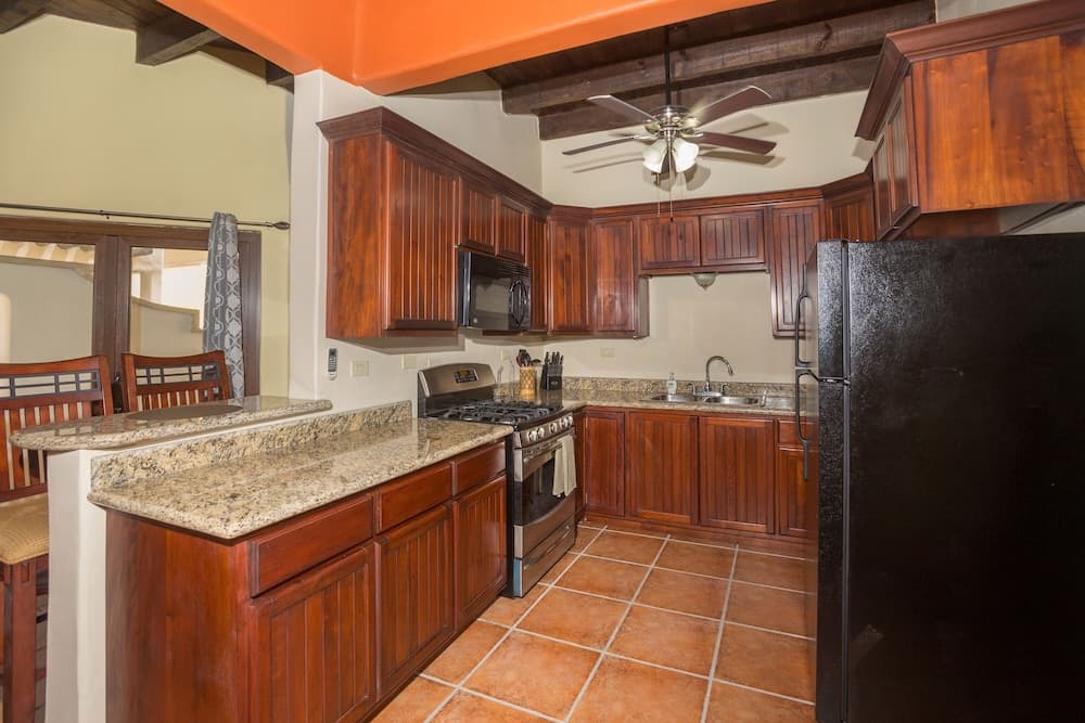 Caribbean Breeze 6b 2 Bedroom Condo by RedAwning