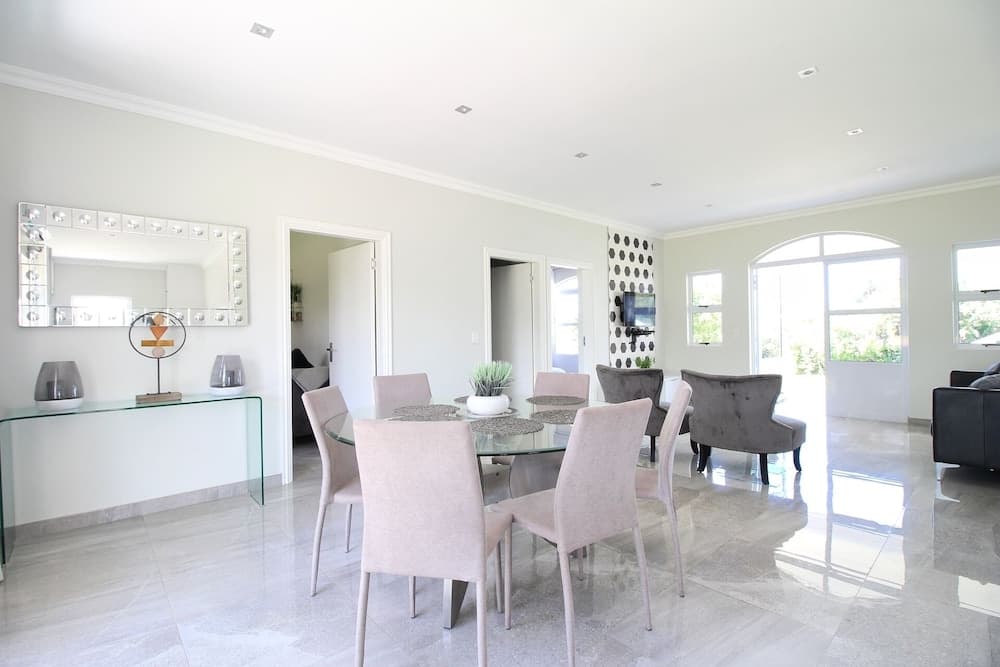 Caribbean Estate Deluxe