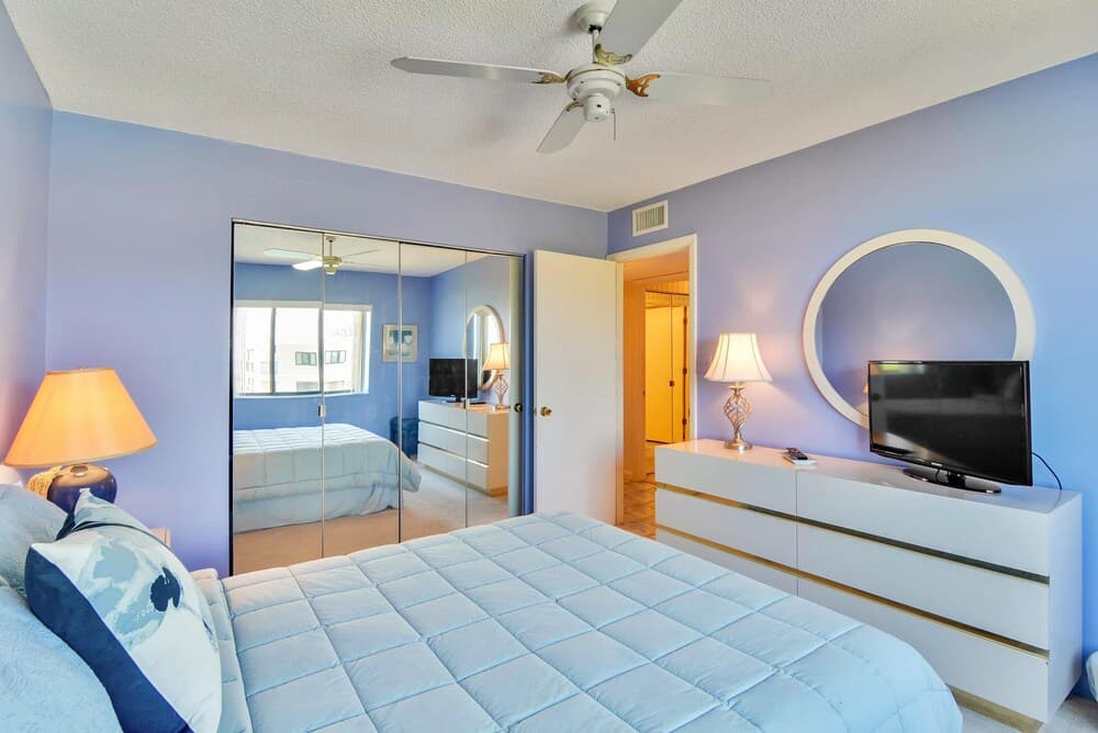 Land's End 401 Building 10 Corner Unit, Beachfront Condo!