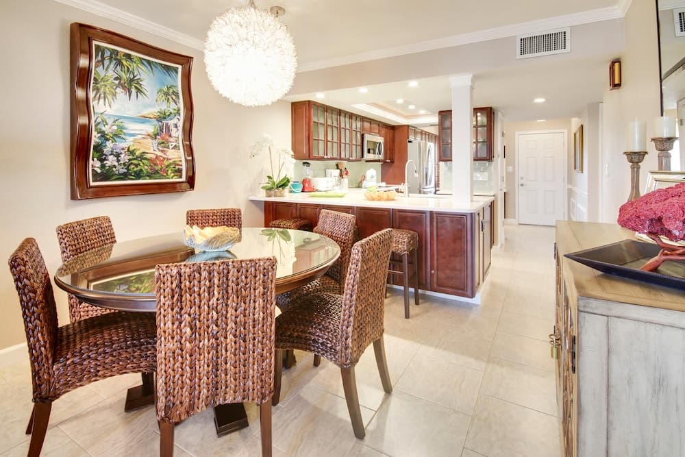 Land's End 302 Building 4 Beautiful Updated Condo Amazing Views!