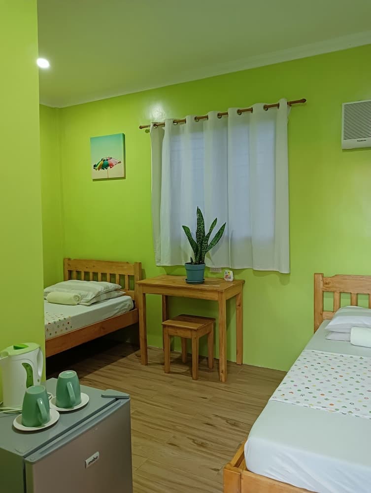 HM&B Backpackers Inn