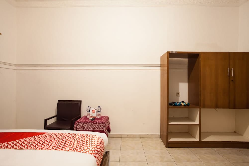 OYO 1084 Hotel Cirasa Syariah