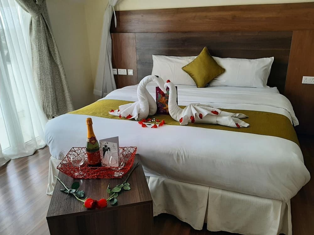 D2W Residency Suites