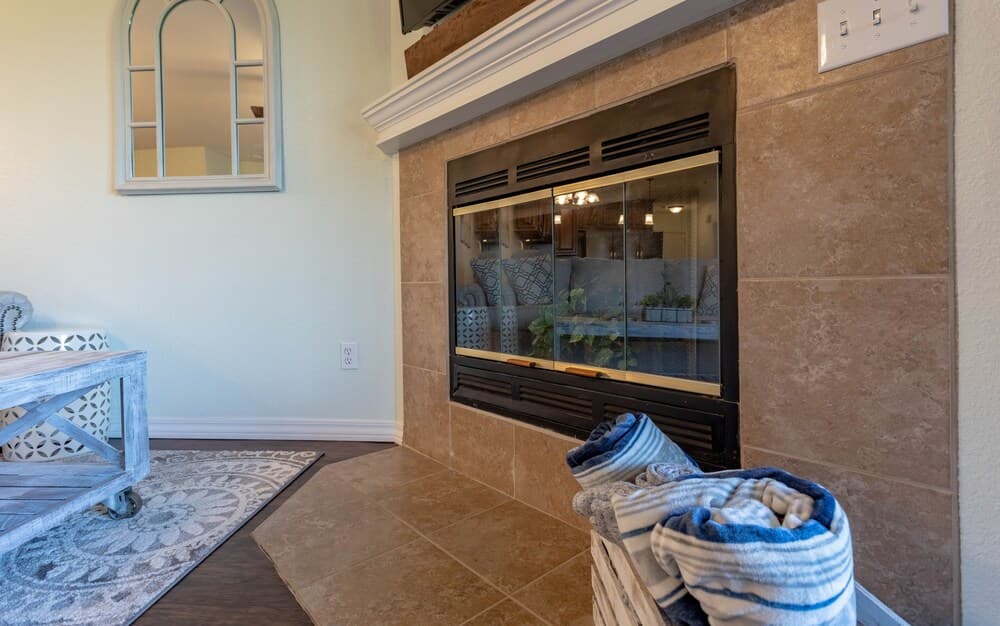 Afternoon Delight 2 Bedroom Condo by Redawning