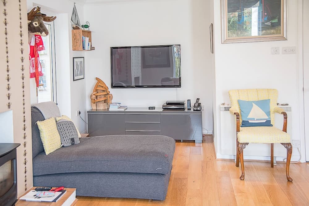 Honey Bee House, Orford