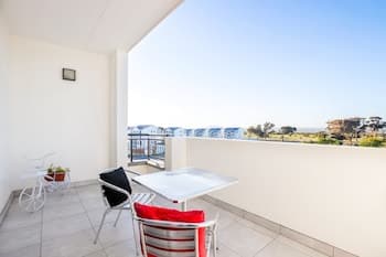 Richwood Modern Condo