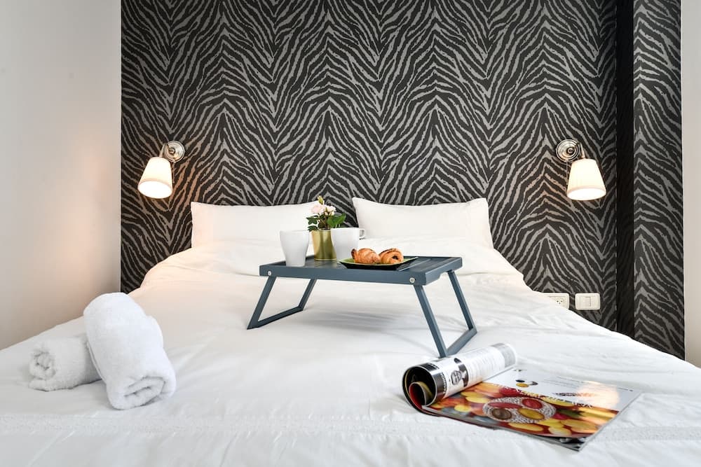 Modern Gem with Stunning Balcony by Sea N Rent