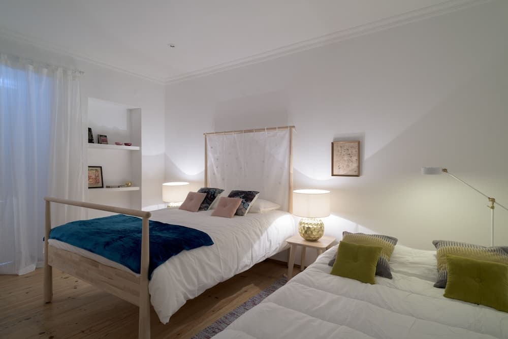 Spacious Bairro Alto Apartment + Courtyard, By TimeCooler