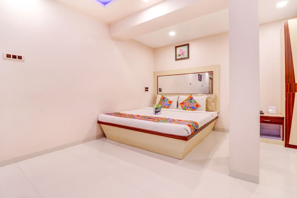 FabHotel Crystal Court Inn