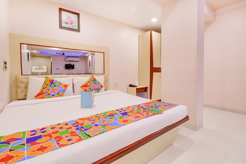 FabHotel Crystal Court Inn