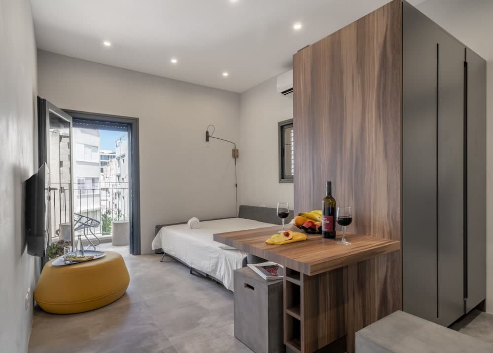 Sunny Studio Near the Beach by Sea N Rent