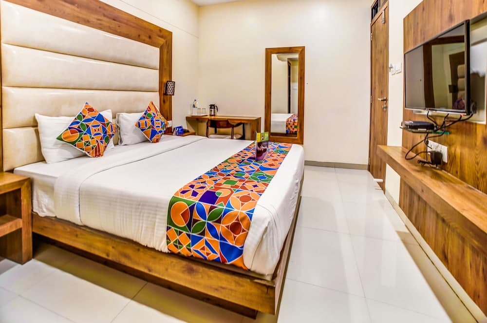 FabHotel Adlon International