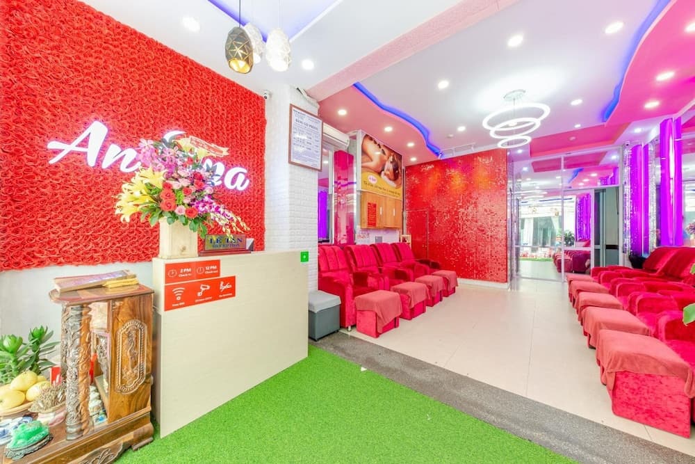 OYO 385 Gia Huy Hotel