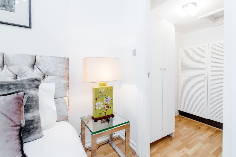 Earls Court Road Apartments