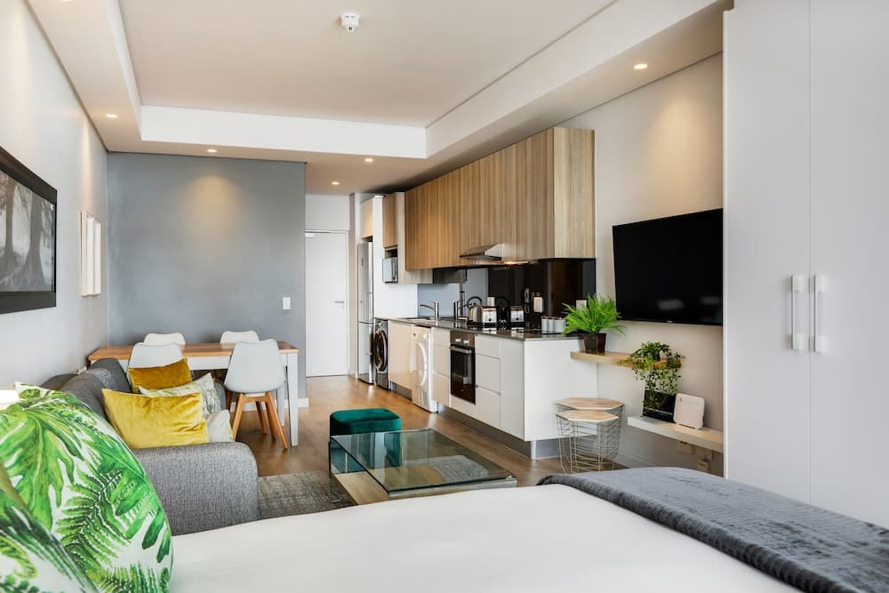 Eco Balcony Sentinel Apartment 1006