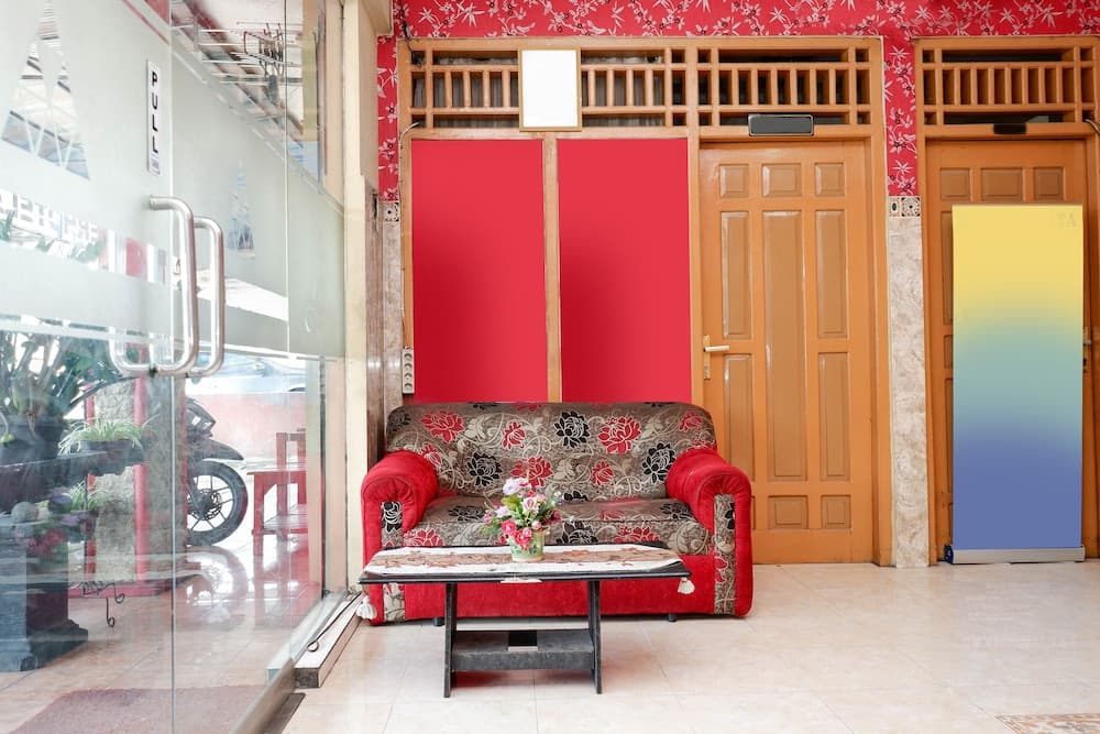 OYO 1312 Graha Wisata Hotel