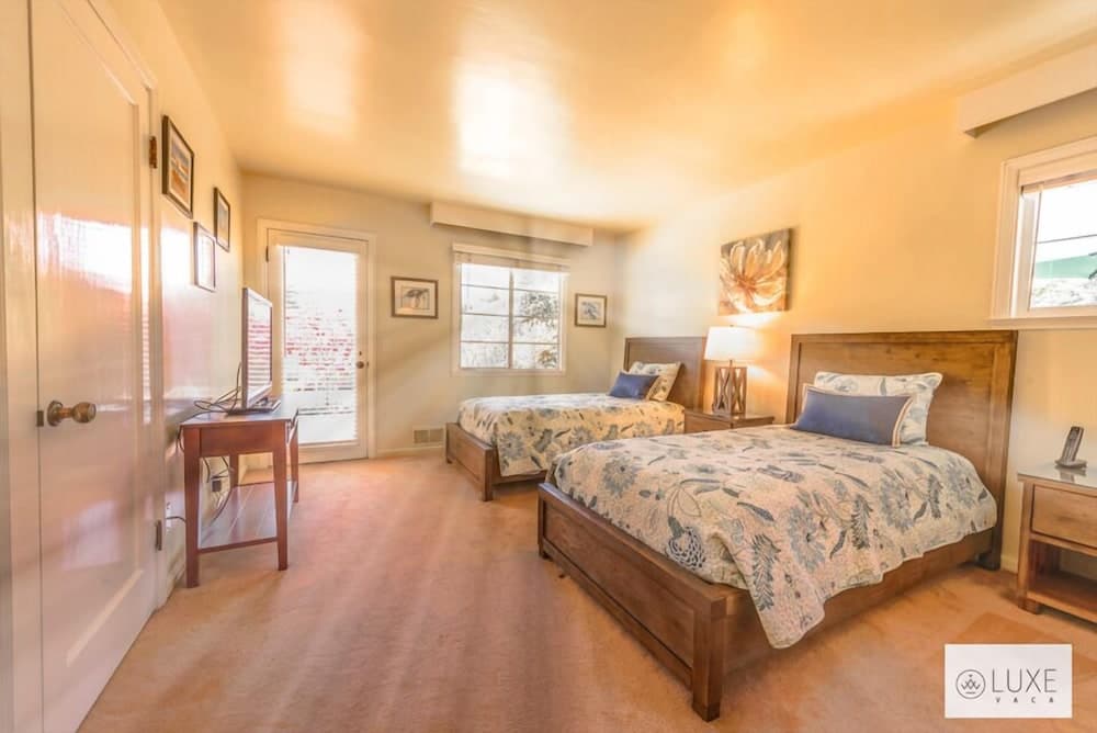 Mv14: Beach Retreat Close To The Beach And Carmel