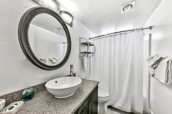 Mv17 Amazing Lake View & Spacious 2 Bedroom Ski Cabin With Hot Tub