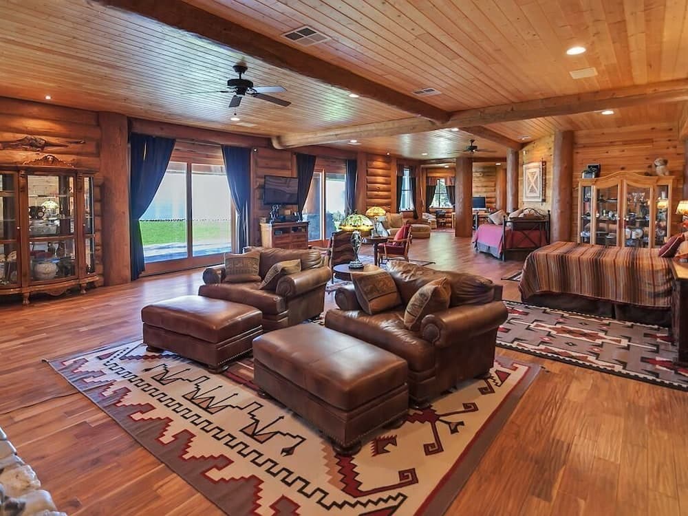 Lx28: Gold Beach Oceanfront Estate