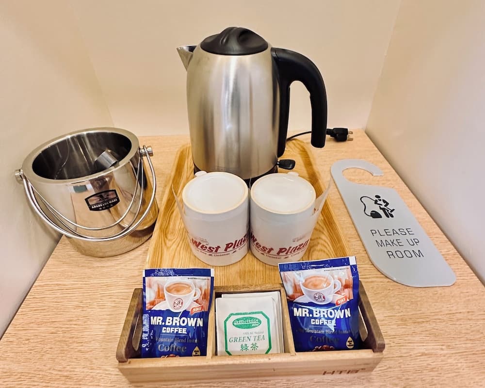 West Plaza Hotel at Lebuu Street