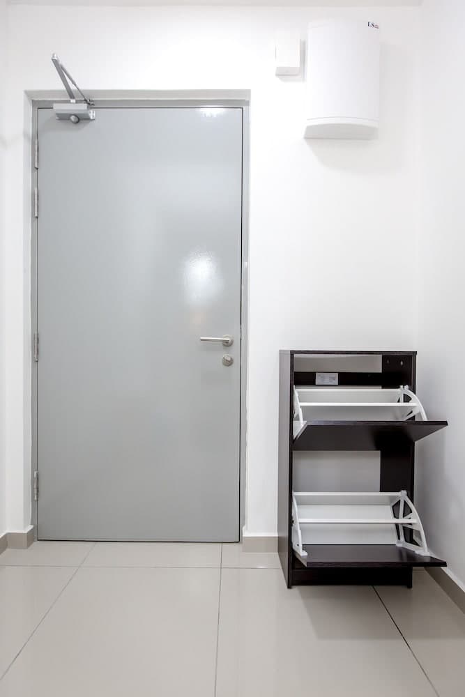 Rex Ollie The Edge Residence