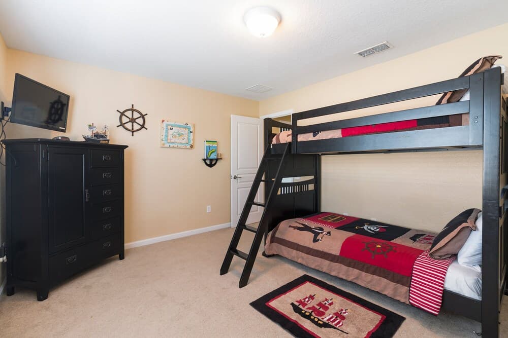 Pineapple Palms by VillaDirect