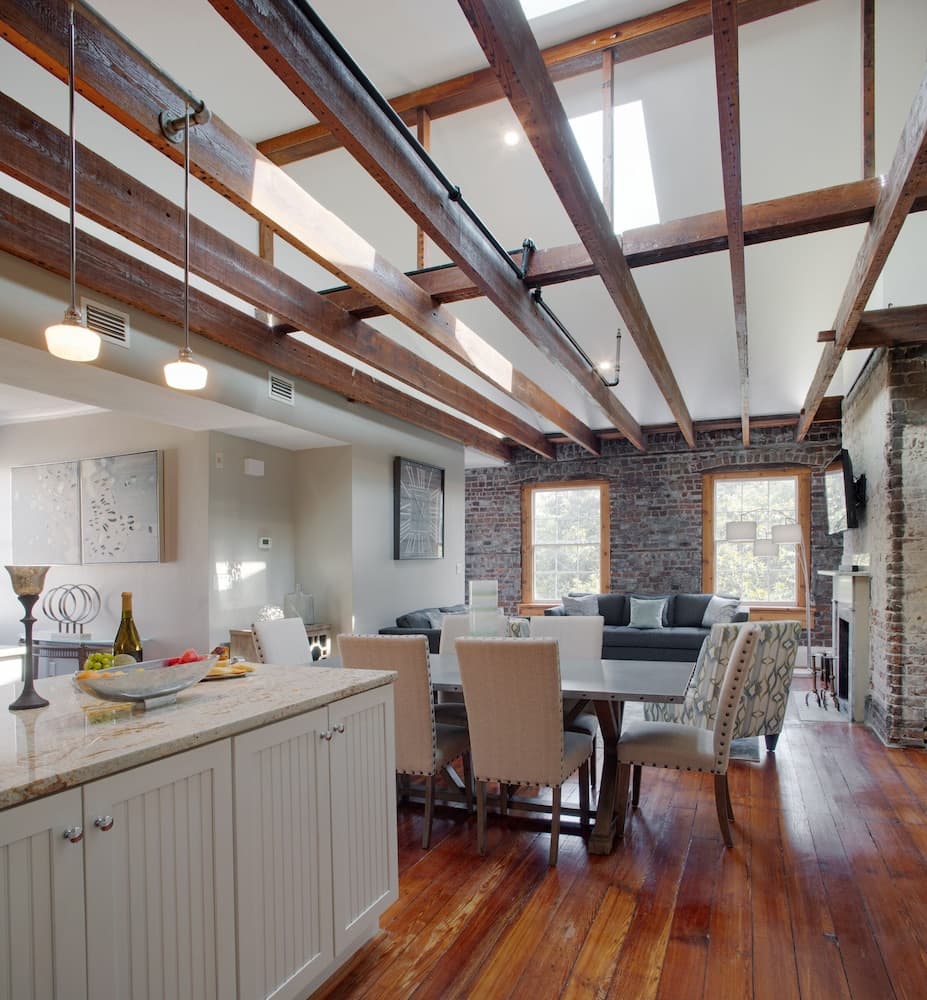 Sprawling Penthouse blocks from River