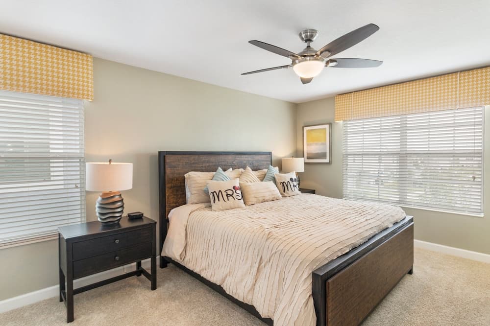 Champions Retreat by VillaDirect