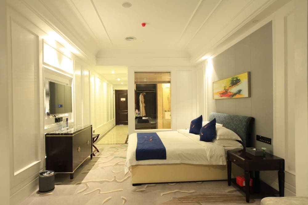 Liangchen Meijing Hotel