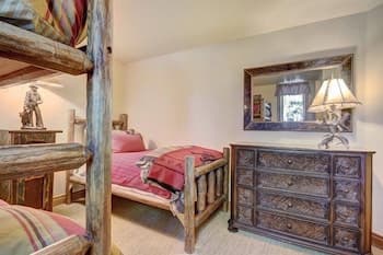 Cozy & Central Arrowhead Ge Townhome 2 Bedroom Condo by RedAwning