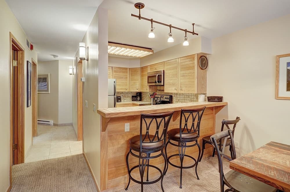 107 Ski Run 2 Bedroom Condo by Redawning