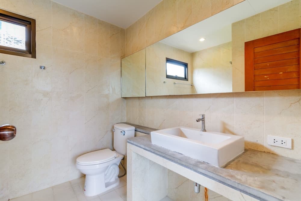 Sunny Resort Lake House