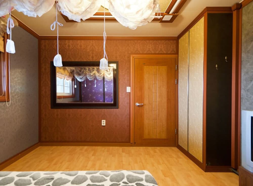 Taean White Sand Pension