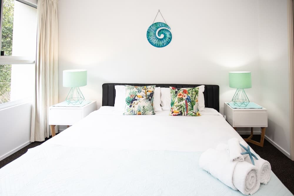 Spacious Tropical Sanctuary Ocean views