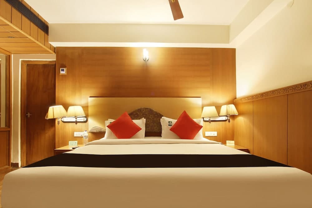 Capital O 61144 Hotel Raj