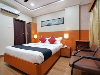 Capital O 46832 Gaayatri Residency