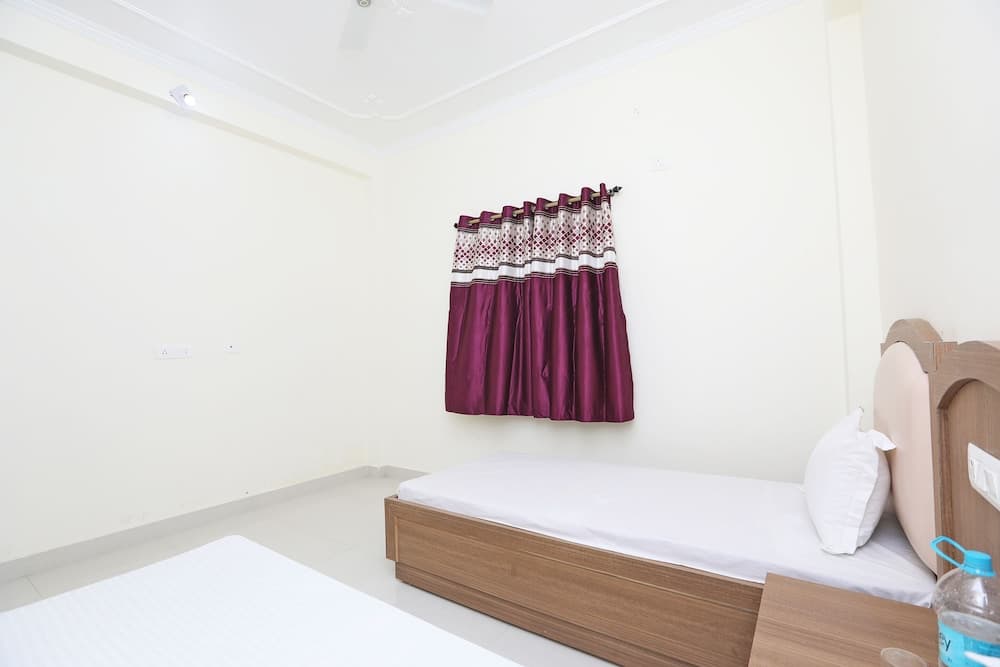 OYO 44618 Paradise Guest House