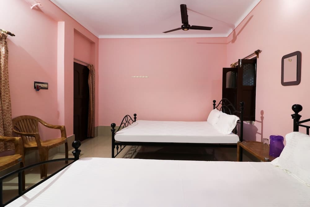 SPOT ON 49052 Shree Chaitanya Math Teertha Bhawan