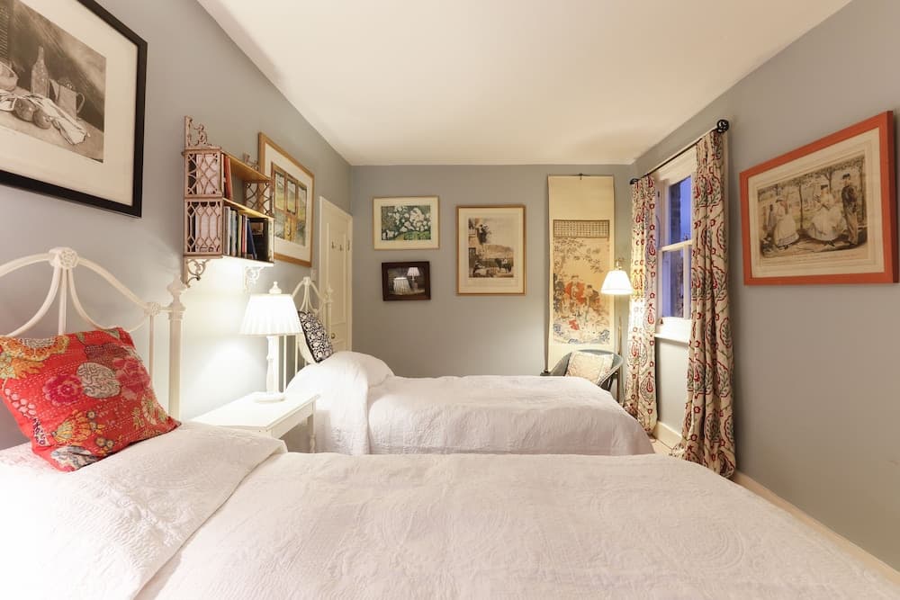 JOIVY Attractive Chelsea Apartment Sleeps 4